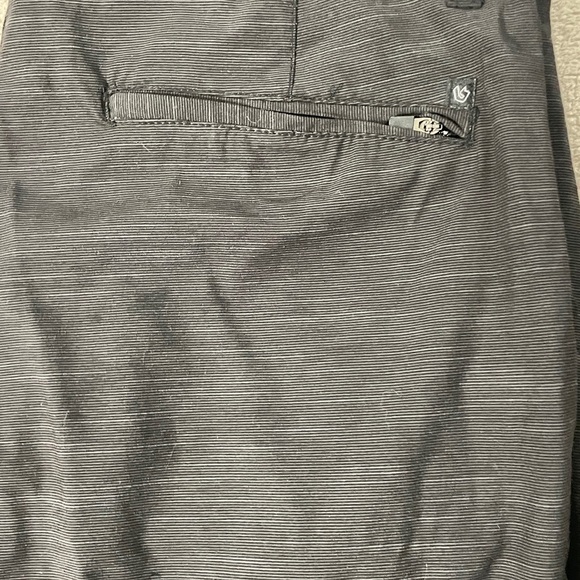 NWOT BURNSIDE Shorts Black Men’s Size 36 Never Worn Perfect Condition - Picture 3 of 6